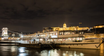 Wine or Prosecco Cruise