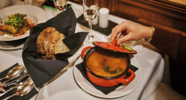 Budapest: Danube River Cruise with Goulash Soup & Lángos